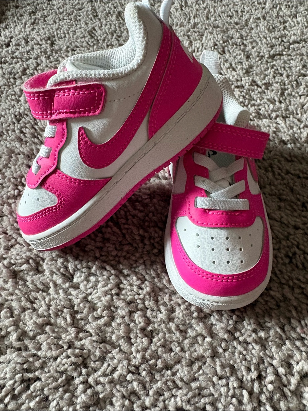 Nike Kids White and Hot Pink Velcro Low-Top Sneakers